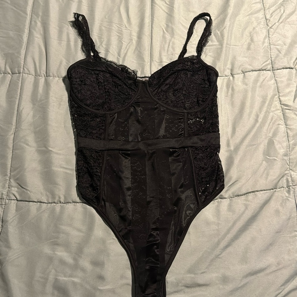 Pretty Little Thing lace bodysuit